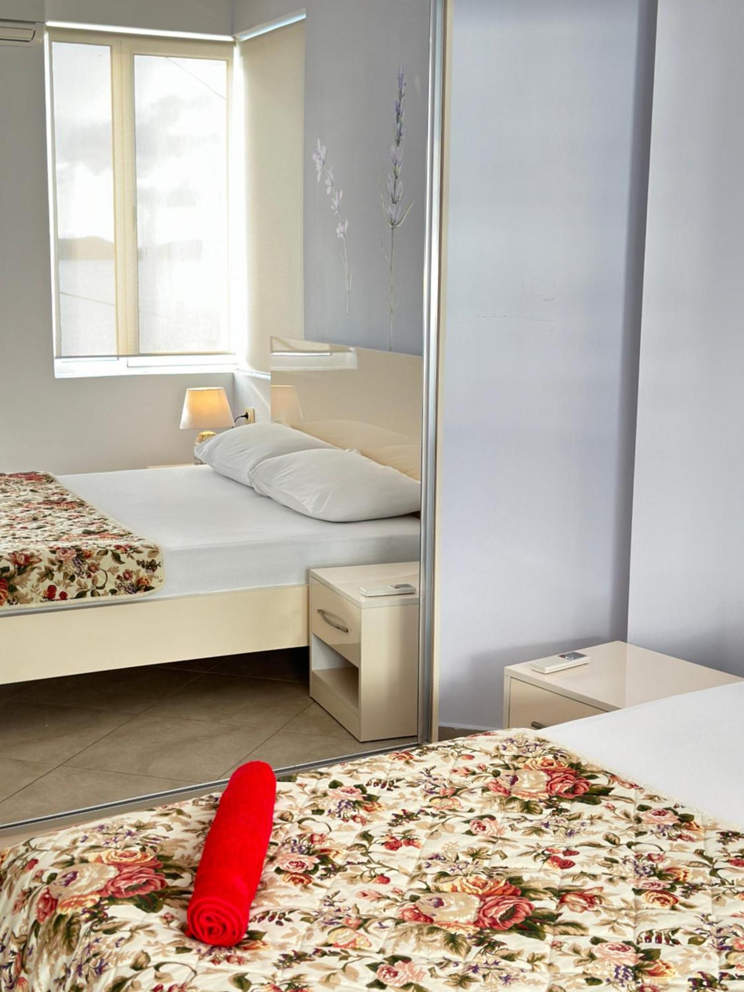 Violet Sea View Apartment Sarandë Eksteriør billede