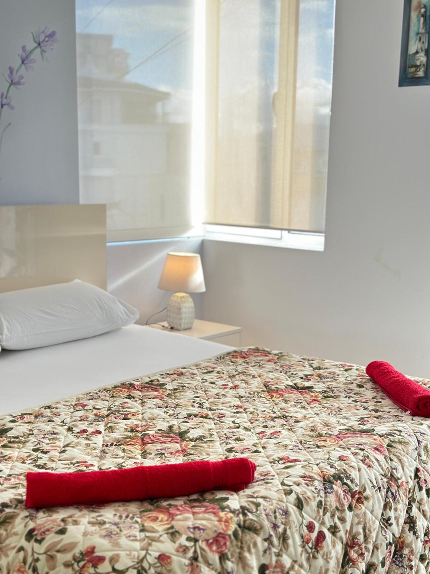 Violet Sea View Apartment Sarandë Eksteriør billede